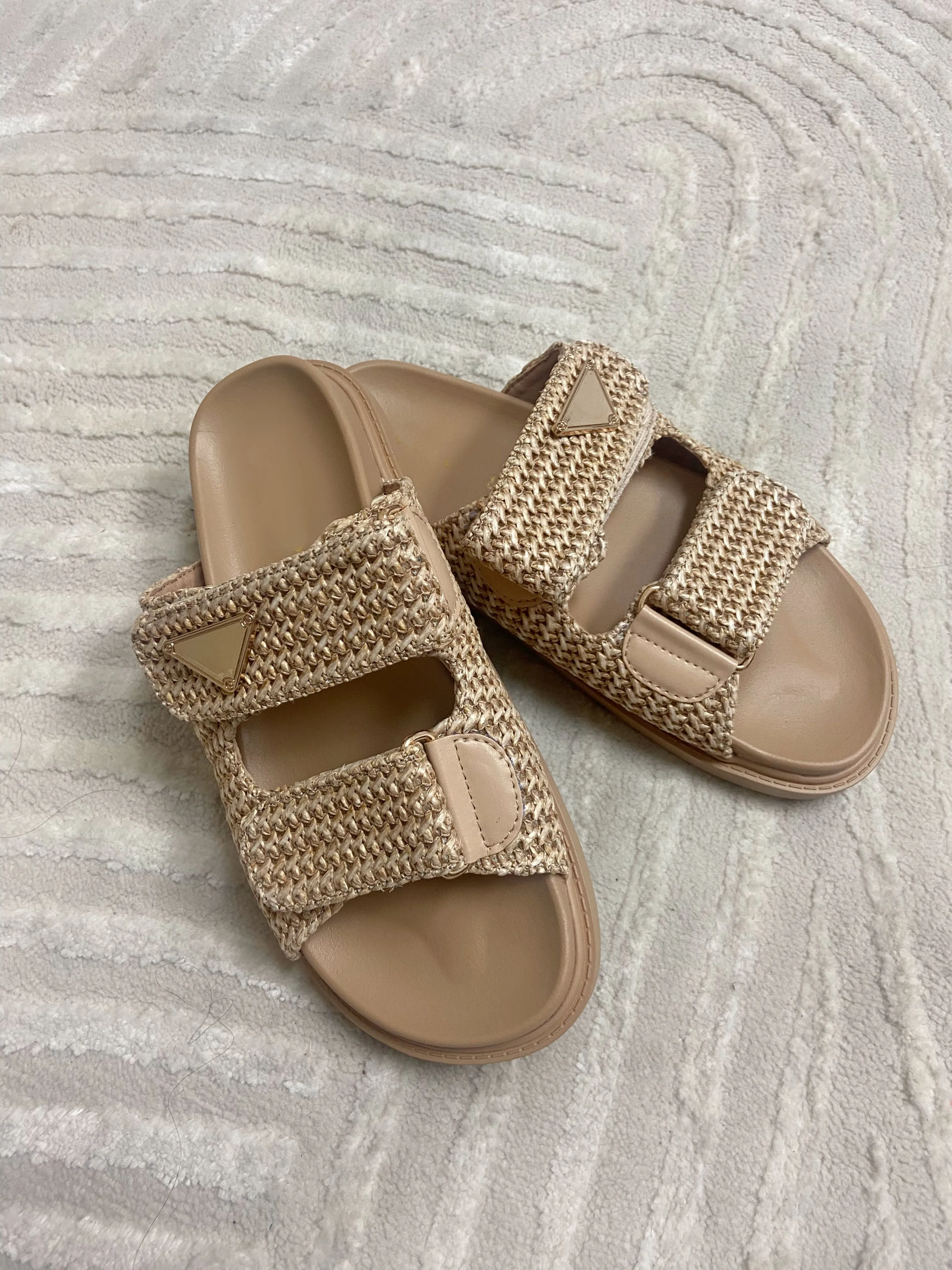 AS SEEN ON WHITNEY RIFE!! The Tuscany Raffia Slide in Nude