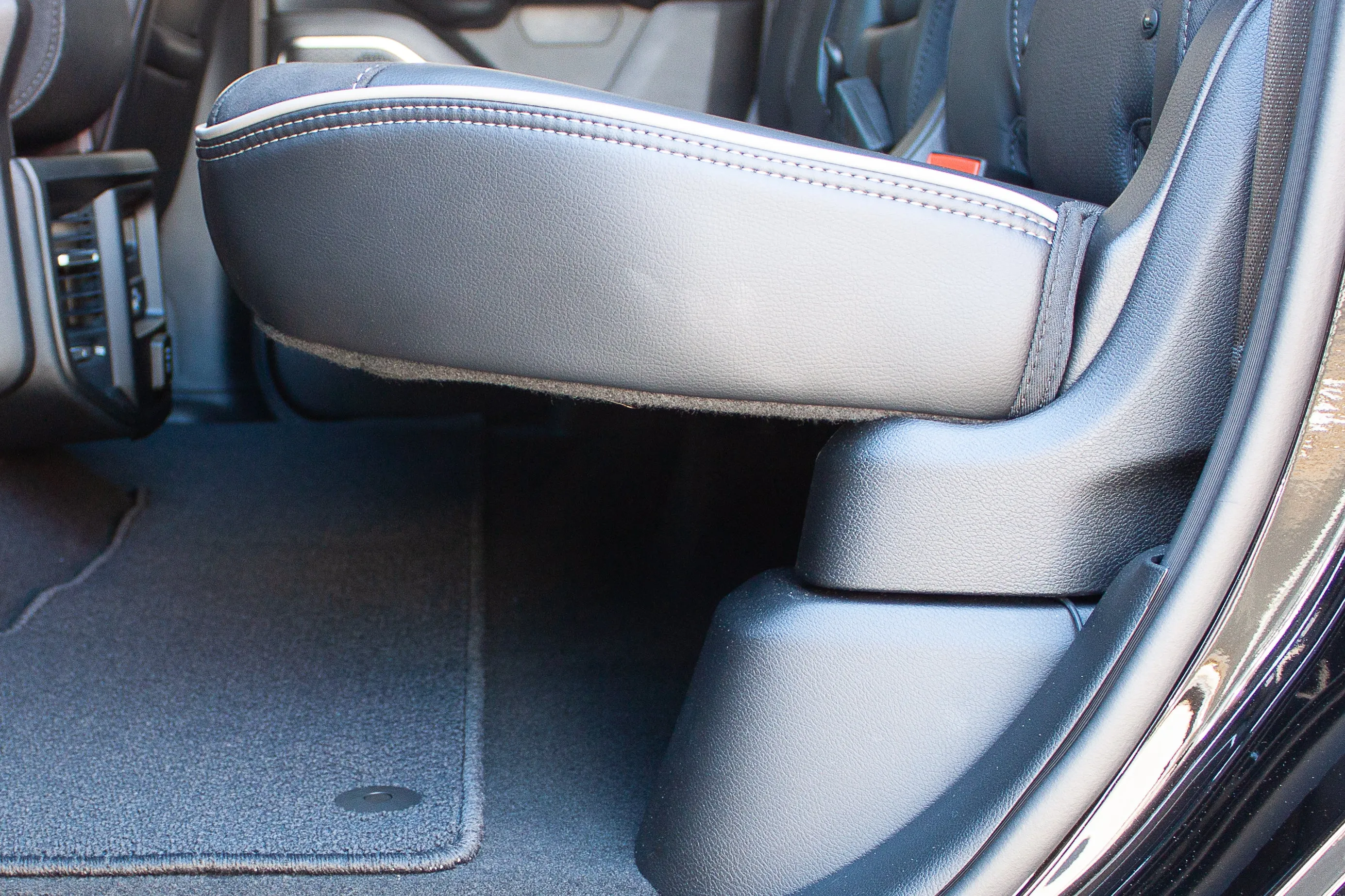 DU-HA 30104 DU-HA® Underseat Storage; Incl. Gun Rack/Organizer; Black;