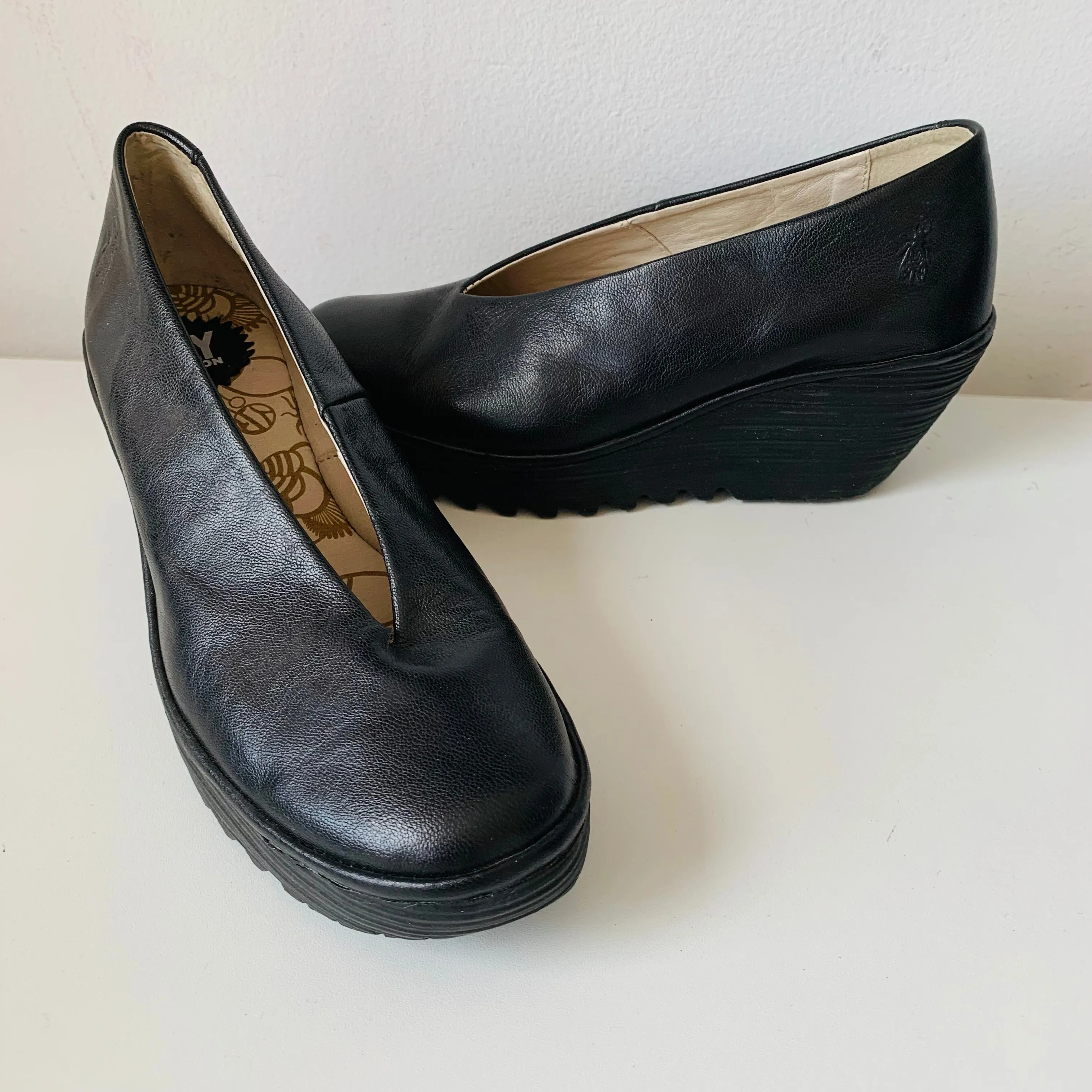 Fly London Womens Yoza Black Leather Wedge Heels Size 39