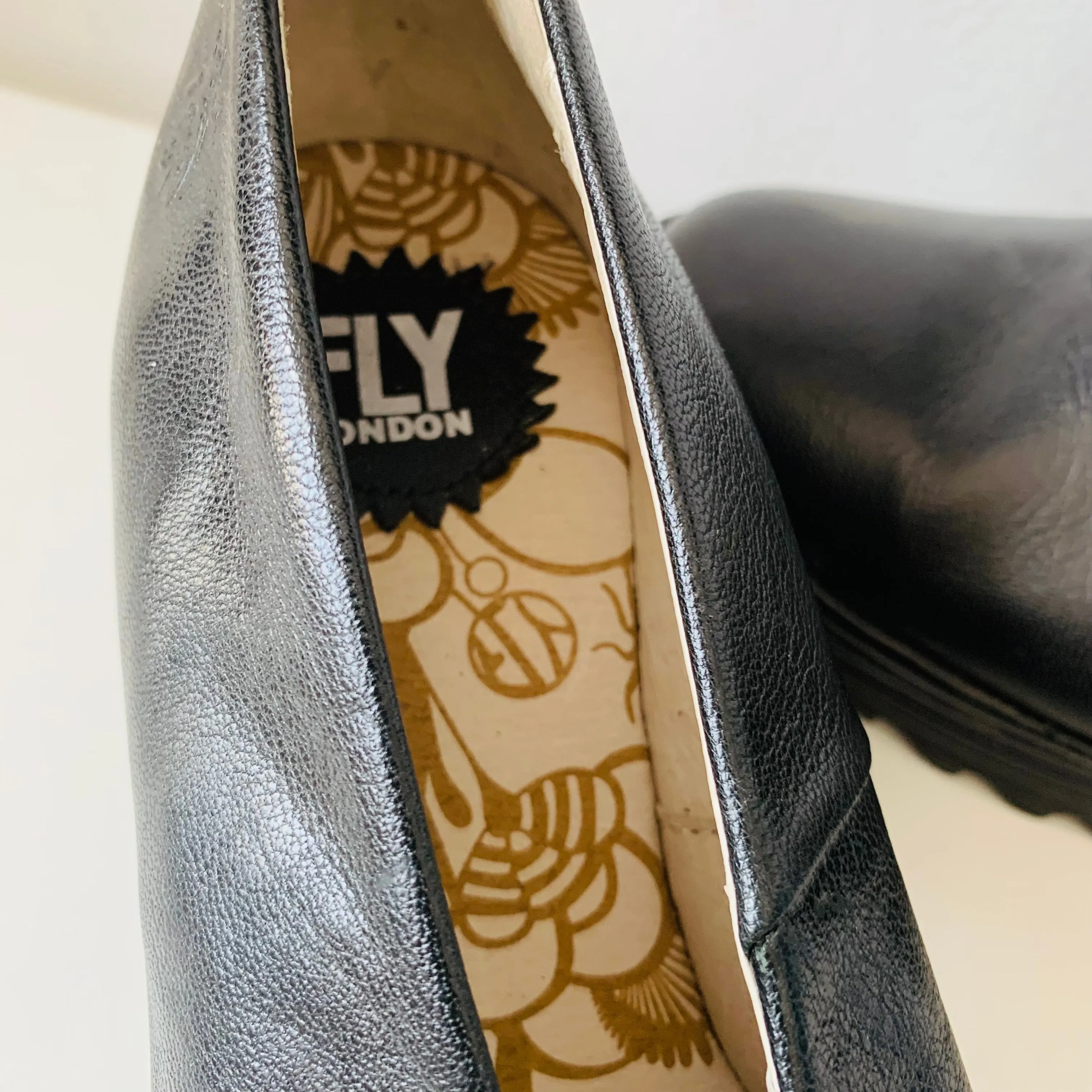 Fly London Womens Yoza Black Leather Wedge Heels Size 39