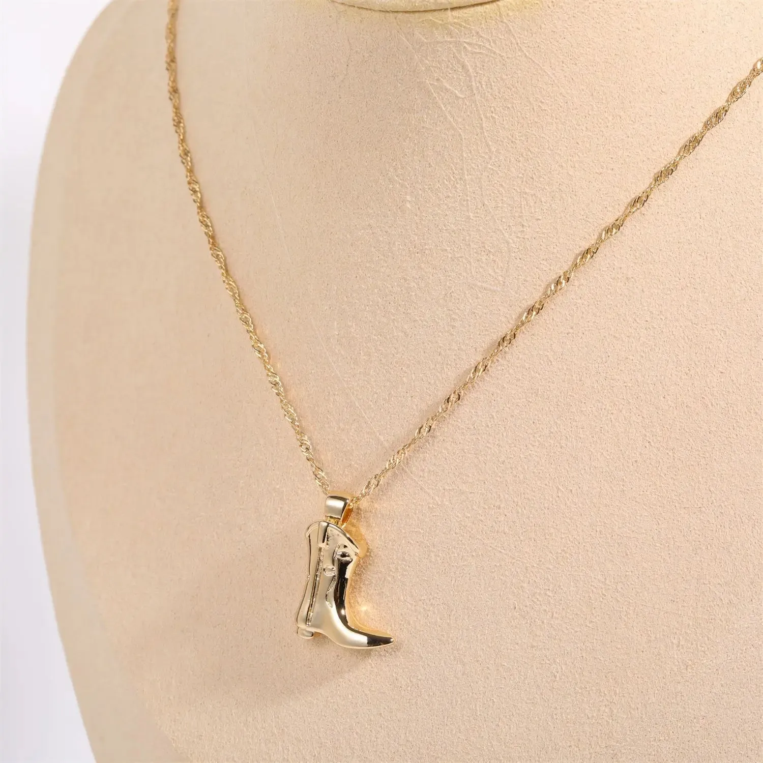 Stainless Steel Cowboy Boots Pendant Necklace – Vintage Gold-Plated Punk Jewelry for Women, Delicate Clavicle Chain for Lucky Charm